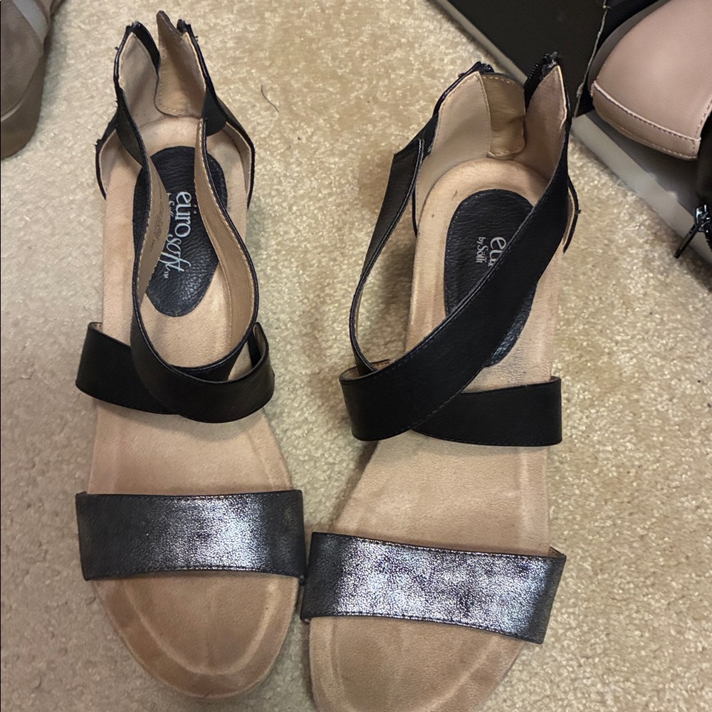 Euro soft by Sofft size 10 Women's Black and Silver Sandals